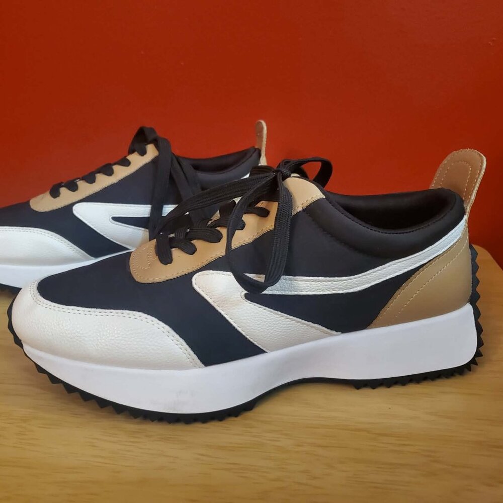 DV by Dolce Vita Women's Sneakers "Bossy" Size 9